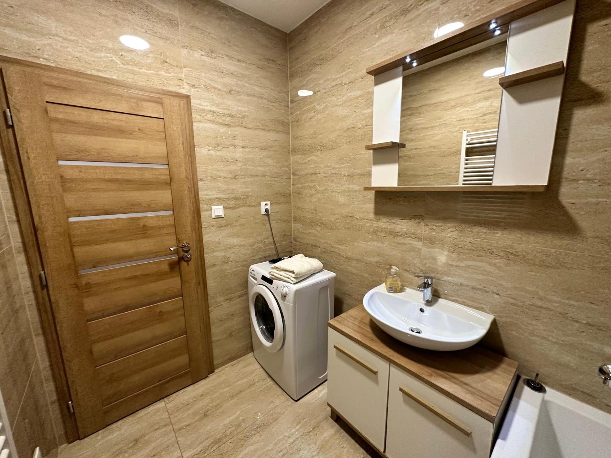 Entrez Apartments Bastova - City Centre Кошице Экстерьер фото