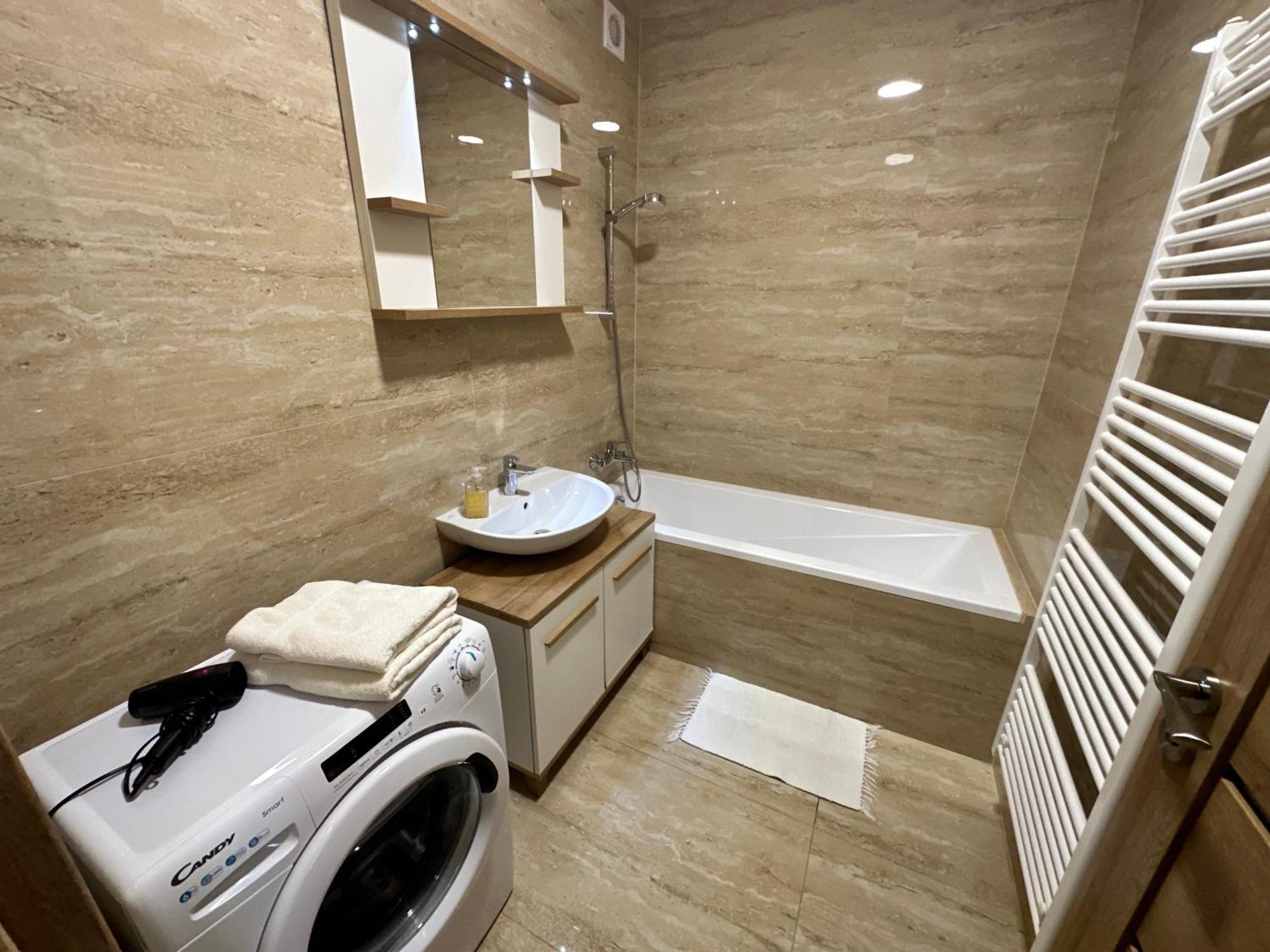 Entrez Apartments Bastova - City Centre Кошице Экстерьер фото