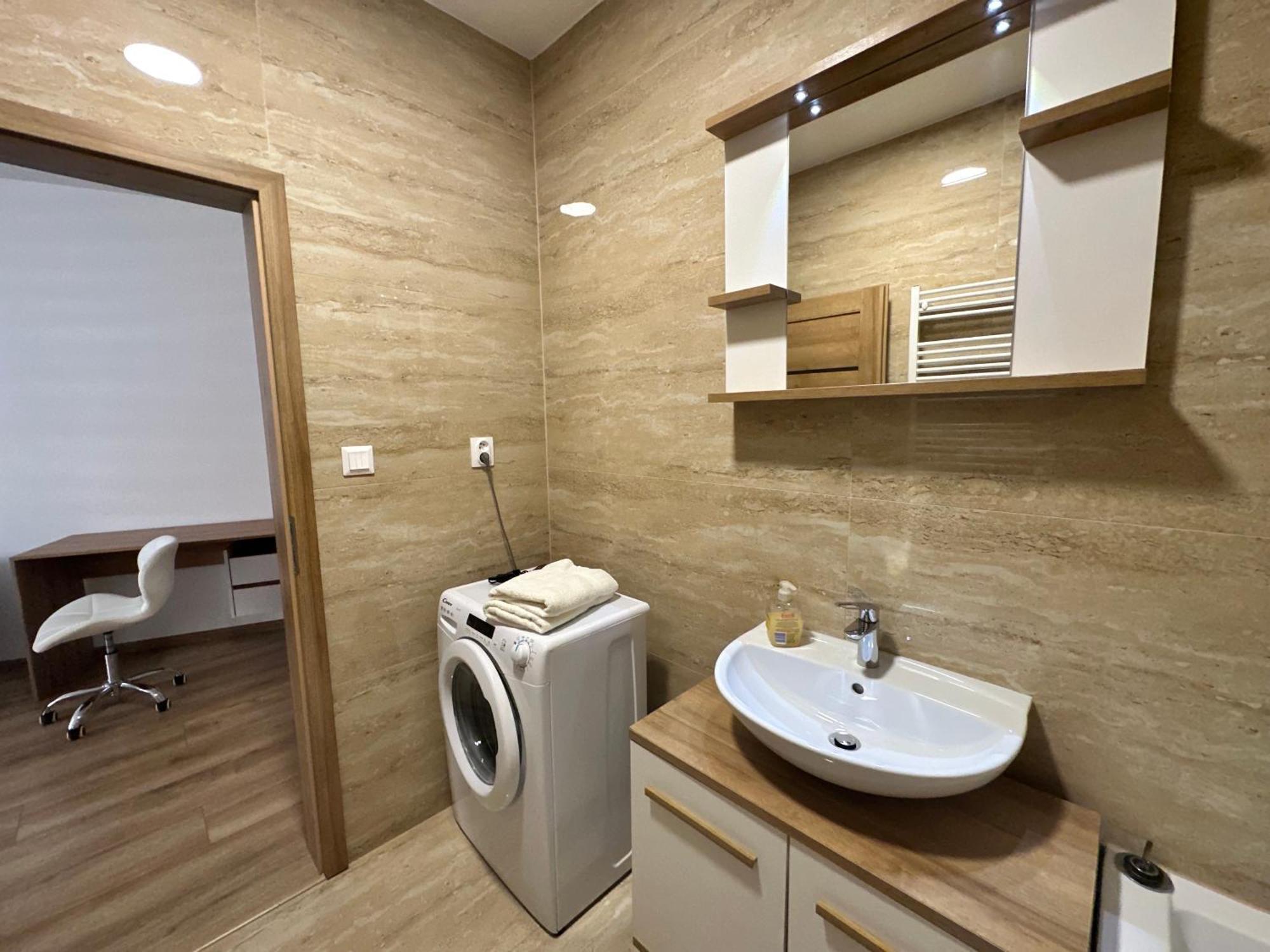Entrez Apartments Bastova - City Centre Кошице Экстерьер фото