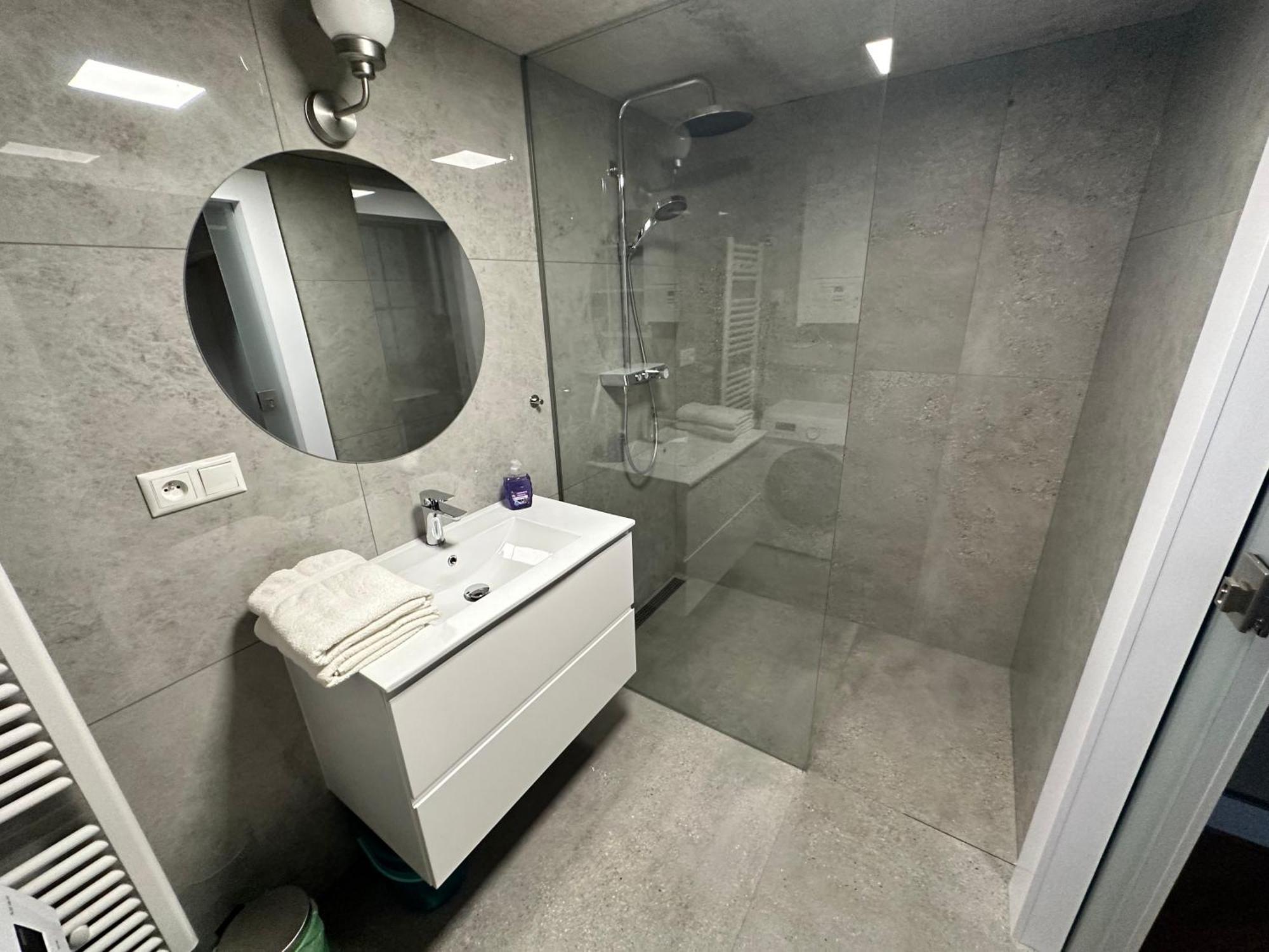 Entrez Apartments Bastova - City Centre Кошице Экстерьер фото