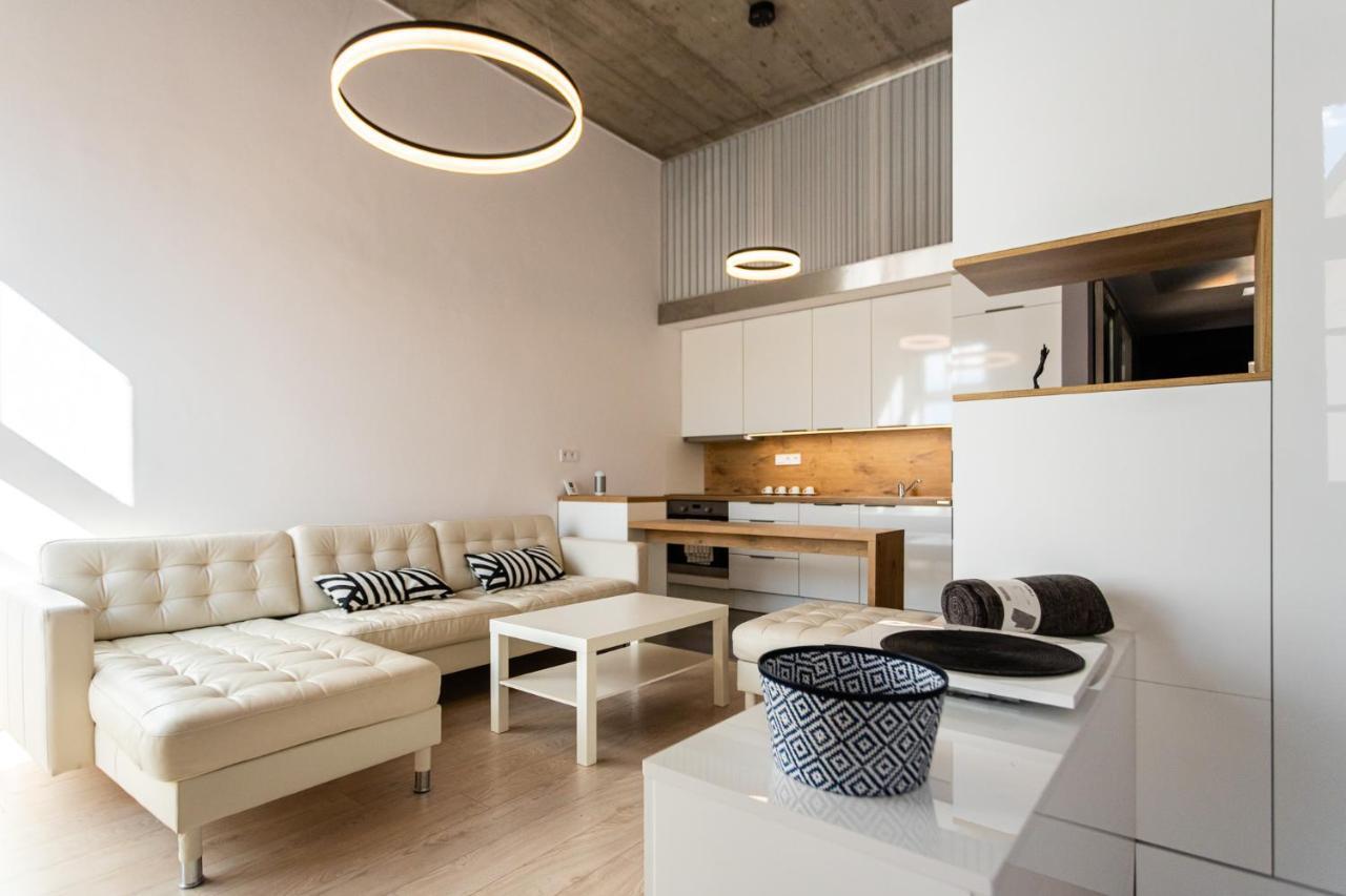 Entrez Apartments Bastova - City Centre Кошице Экстерьер фото